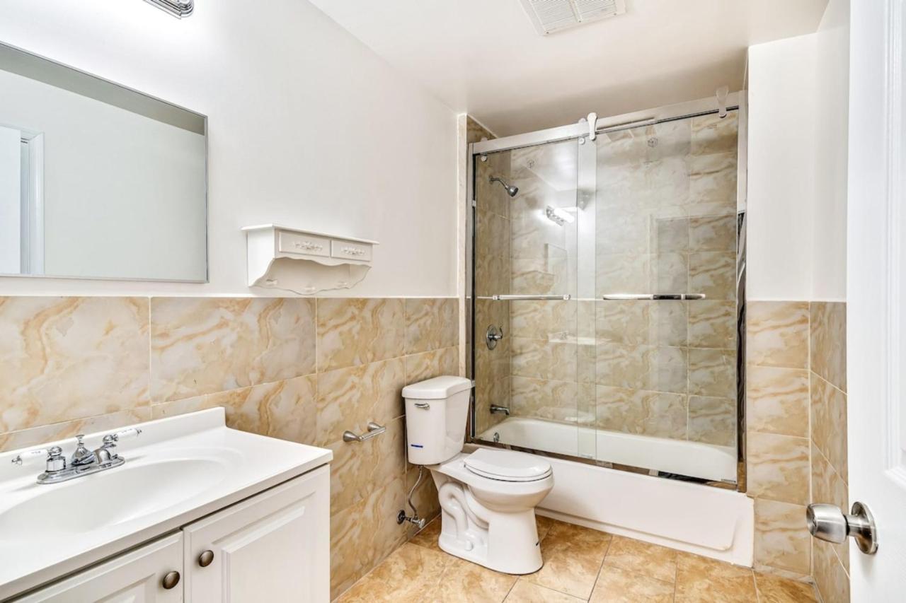 Lovely 2Bd Apt Steps From The Convention Center 필라델피아 외부 사진